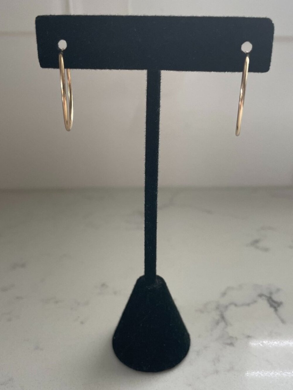 Vintage Classic 10K Round Yellow Gold Hoop Earrings Continuous Close & Hallmark